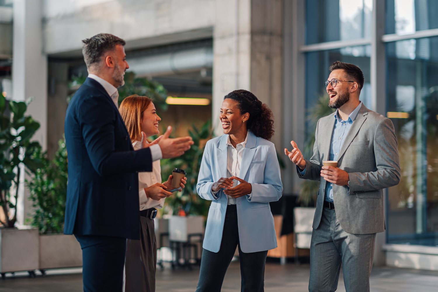Menschen im Gespräch bei einem Business Event